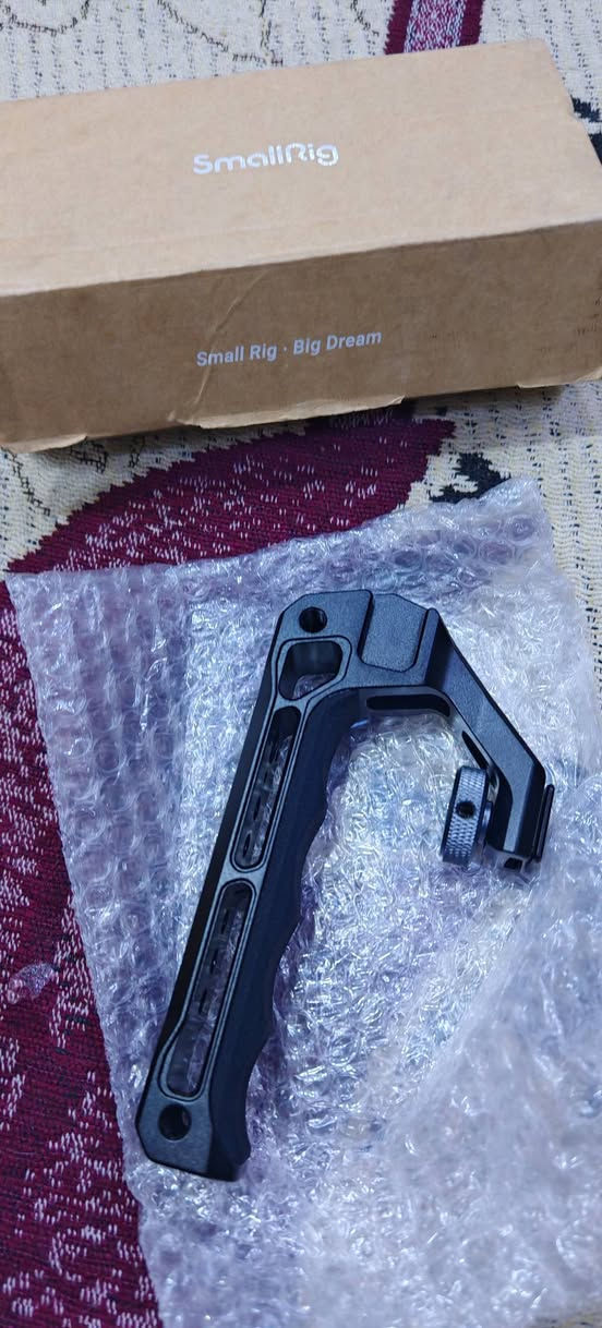 السلام عليكم
يدة كاميرا هذا شكل ٢٠ الف متوفر توصيل بغداد ومحافظات


**إذا كنت صاحب هذا الإعلان وتريد حذفه لأي سبب، رجاءا أرسل رسالة إلى الدعم الفني**