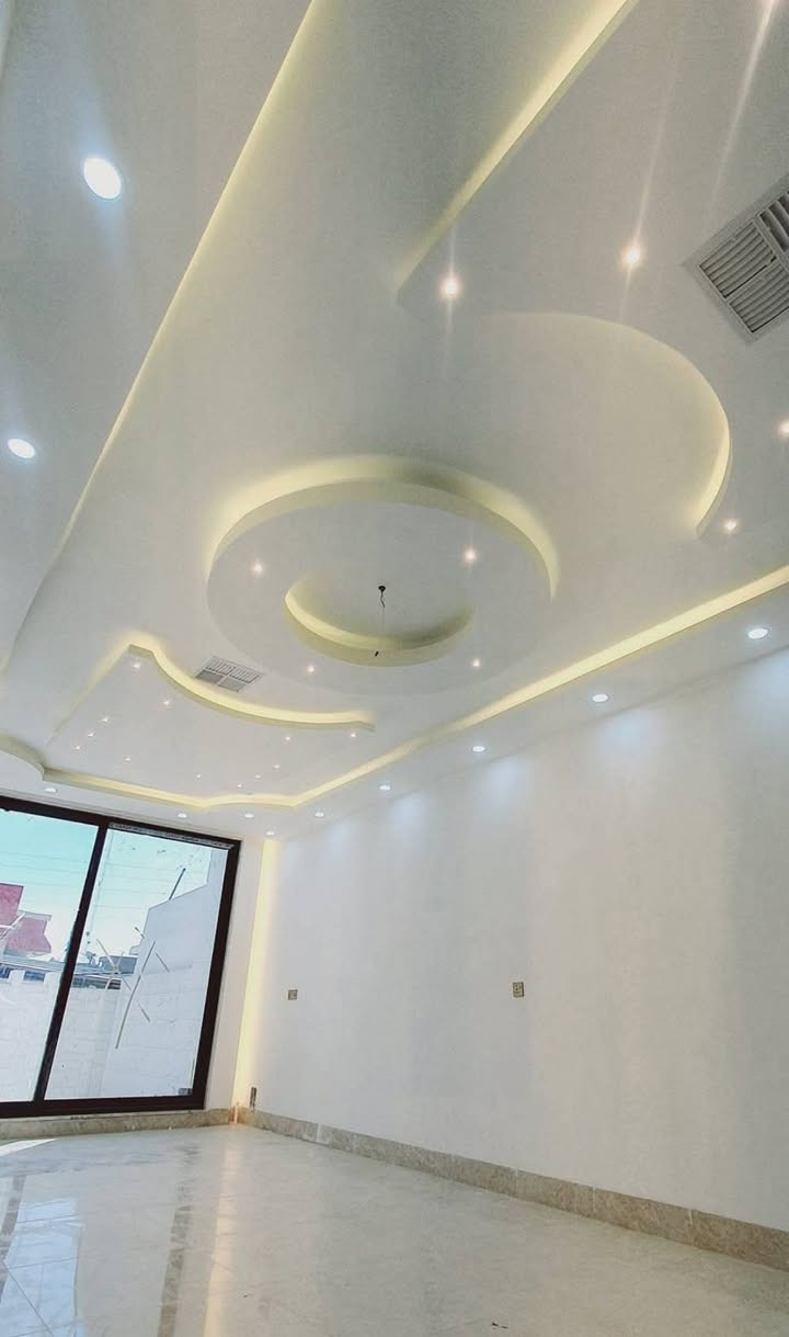 اسطه متفرغ 👤

نقوش مغربيه 💯
سقوف ثانويه ✨
ديكورات داخل و خارج 🏤🏯
صبغ داخل و خارج 🏛️🏢

***********
