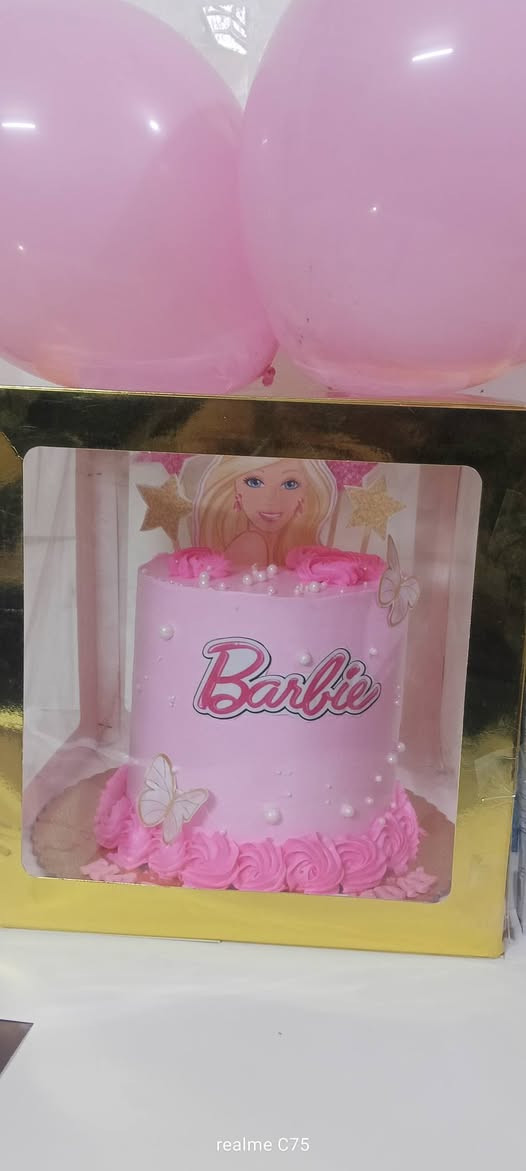 كيك #باربي 
ضافت بوكس حسب الطلب


**إذا كنت صاحب هذا الإعلان وتريد حذفه لأي سبب، رجاءا أرسل رسالة إلى الدعم الفني**