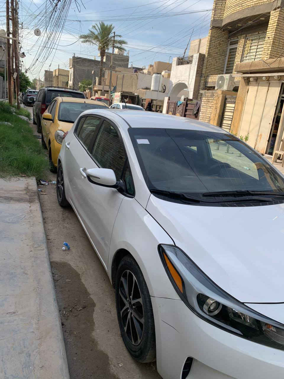كيا فورتي 17 للبيع وارد امريكي حادثها بامريكا جاملغ خلفي  بل عراق جاملغ امامي السيارة مصبوغة حزام اثر جراد مكينة الفين جي تي رقم دولي بسمي السعر 90,اوبيها مجال كلش قليل حك الجية مكاني البياع الاتصال على الرقم 
***********
