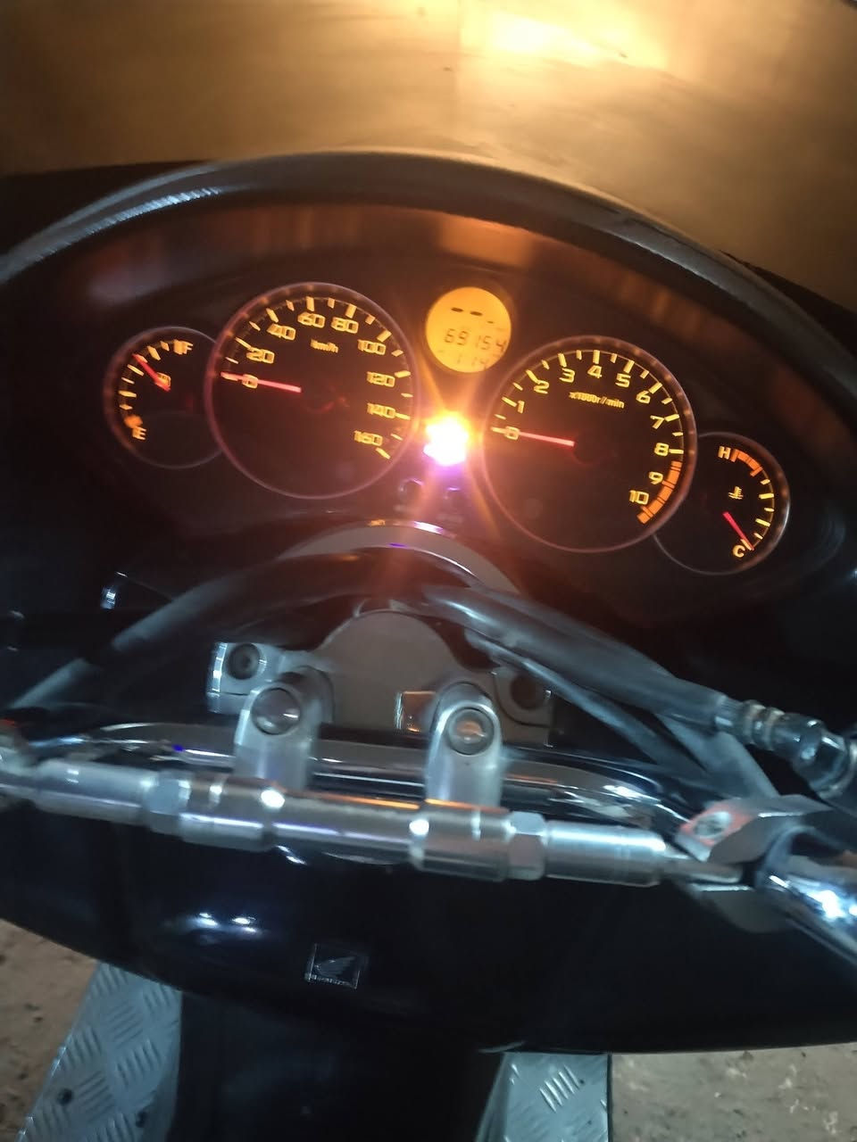 سلام عليكم دراجه خير من الله 08دراجه كلشي ما نقسه نكره سلف عميه مو كير مكاني بغداد شعله سعره مليون او بيهه مجال واتسب ***********
