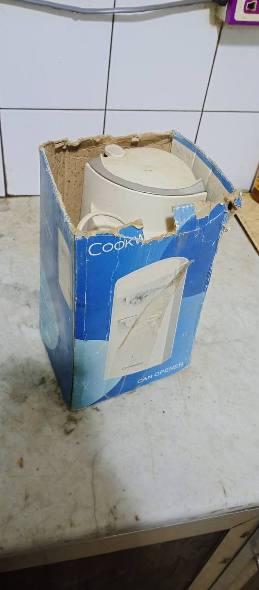 مثرامه يدويه شغاله الثقيل كلهه كامله ب 15
ومكساره كهربائيه مال قواطي ومعلبات وبعد بيهه هواي شغلات تفتح ب 7
رقم الهاتف ***********
