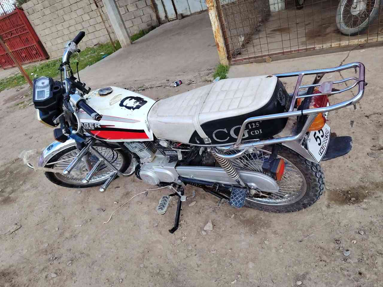 للبيع
تايگر ابو النمر 5 گير موديل 2023 محرك مامفتوح وزن ثقيل ابو الختم گزوز صراخ  

 شرط وكالة 
600 وبي مجال
عنوان ناحية گيارة
#اتصل #لا #تراسل 

***********
