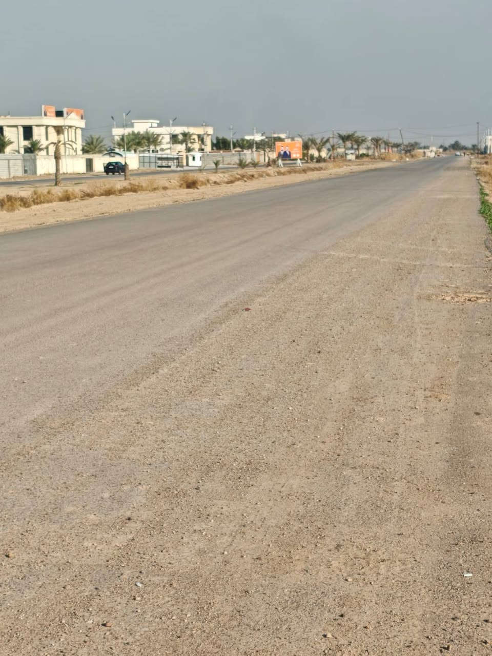 يتوفر دوانم طابو زراعي سند ٢٥ مساحة الدونم ٢٥٠٠ متر واجهة ٥٠ نزال ٥٠ مع توفر الخدمات من ماء وكهرباء وتبليط الموقع بغداد خلف حي الجهاد منطقة المكاسب تبعد عن شارع المطار ١٠دقائق وعن حي الحسين والعامرية وحي الأطباء وجامعة المشرق كذلك ١٠ دقائق  للإستفسار *********** اتصال أو واتساب
