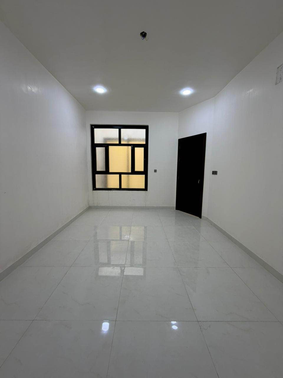 #دار_للبيع_طابو_زراعي 👇👇#استلام_مباشر

#الموقع // #حله_نادر_الثانيه_حي_الزيتون_الجديد

 #طابقين_بناء_حديث_درجه_اولى

#متوفر_كافه_الخدمات✅ ماء مجاري كهرباء تبليط عرض الشارع 10م اناره ليلية تحويل مباشر

#المساحه // 200 م 

#السعر // خاص

#التفاصيل ( استقبال + مطبخ حار وبارد + هول 

+ غرف نوم عدد 3 + مجمع صحيات عدد 3

+ منور عدد 2 + كراج سيارة )

——————————

للاستفسار اكثر مراسلة الصفحة او الاتصال 

 #علاء_الغرباوي  📞 ***********

او مراجعه المكتب 🏠#مكتب_روعة_اللقاء_للعقار 🏠

               🏗️ #مــوقع_المكتب🏗️

{ بابل/ حله نادر الاولى شارع الخدمي قرب سكله صدام } حلة, بابل
