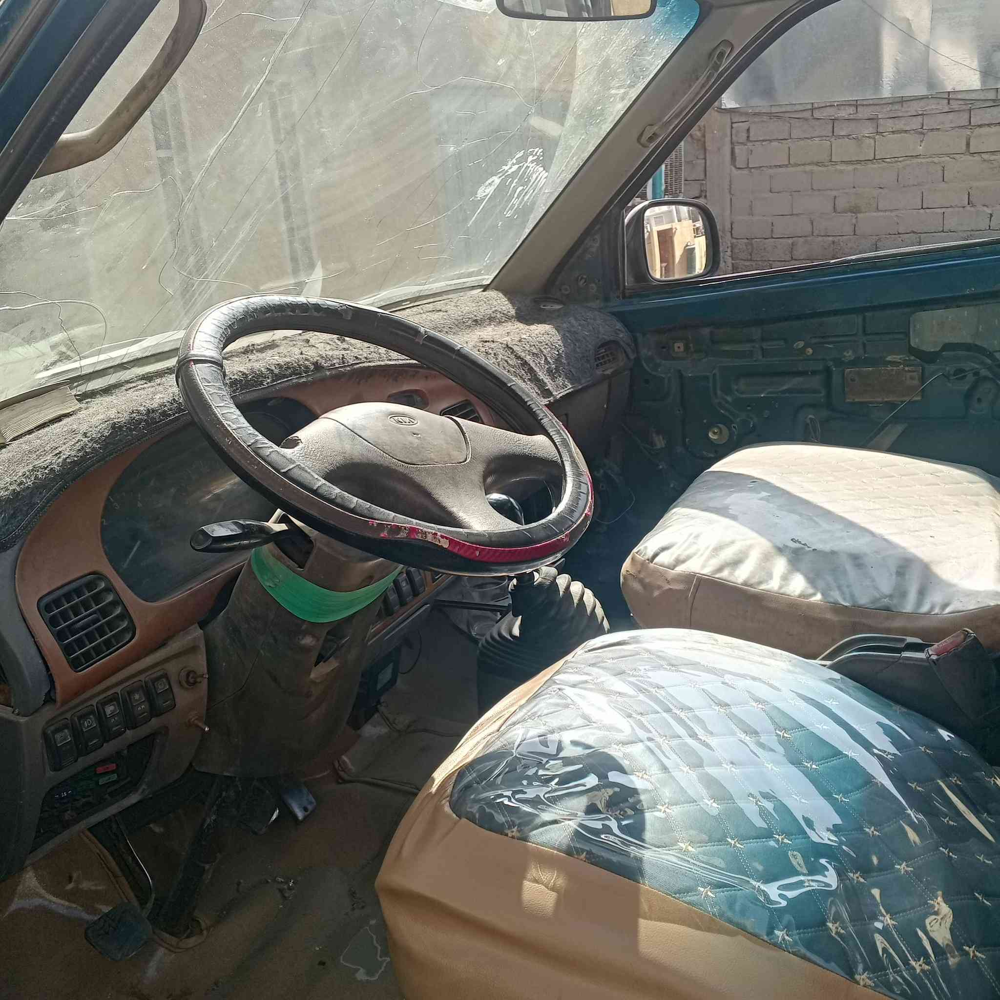 كيا بريجو٩٦محرك كير جيد شواصي نظيفات بريك جيد بيهة حزام مصبوغ أساس فقط تخم تاير وباتري جديد دوشمة جديد تحويل شوكت متحب سيارة بيهة بعض الملاحظات  والسيارة مثل ما موضحة بالصور السعر٤٢ موبايل ***********

