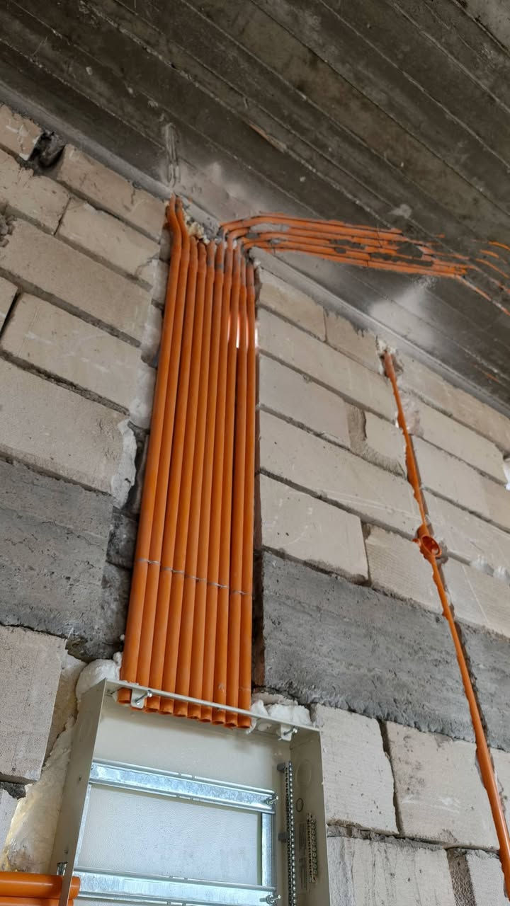 على بركة الله 🙏
تم بعون الله إنجاز نزالات البايبات وتثبيت البوكسات، إضافة إلى مجميع التشغيل الرائيسي لأحد الإخوة 💪

شغلنا يعتمد على السرعة والدقة وإتقان التنفيذ مع الالتزام بالوقت — لأن رضا الزبون أولويتنا دائمًا ✅

للاستفسار أو الحجز راسلنا خاص أو اتصل 📞
***********
***********

#اعمال_كهرباء #تمديدات #تنفيذ #شغل_نظيف #التزام_بالموعد
