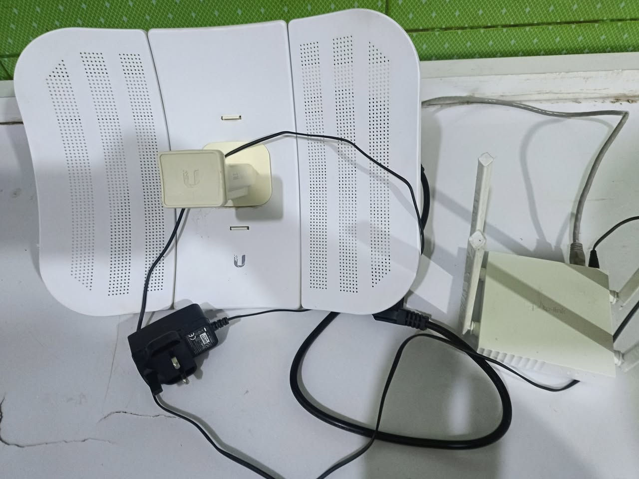 السلام عليكم من رخصت الادمن شبكت انتريت كامله للبيع المكان القرنه للستفسار علا الرقم ***********
