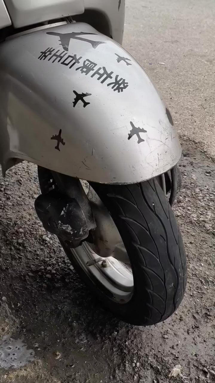 عبد الحليم محرك مفتوح مبدل بستم بس وكابريته جديد والباقي بشرط  كهربائية شغله كله  السعر 275  وبي مجال للطيبين 
مكاني كركوك  ***********
