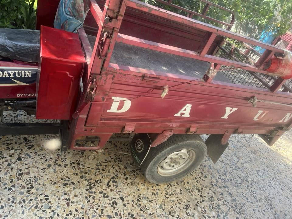 سلام عليكم ستوته للبيع دايون موديل 2018بدون اوراق السعره 900وبيهه مجال بسيط عنواني جسر ديالى قرب فلكه سلمان  ***********

