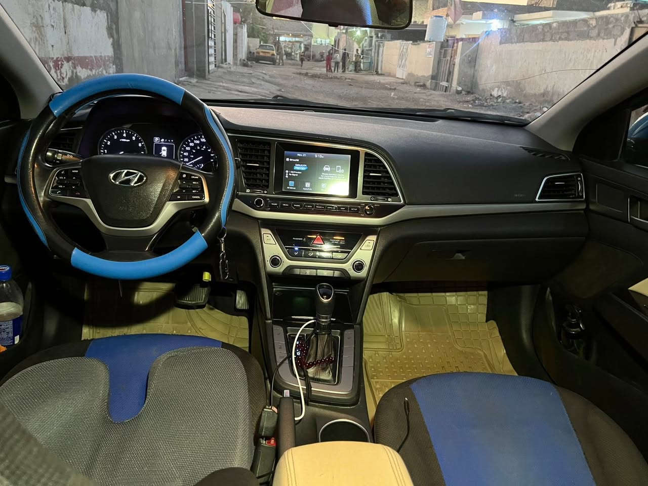 تحية طيبة 🖐🏻
الأنترة 2017 امريكي رقم اربيل بأسمنة 
مكينة 2000 كير At 
موصفات ✅شاشة + كامرة دوارة + تحكم ستيرن + اشاير بلمري + مانع انزلاق 
سعرهة 108 وبيهة مجال قليل 
حادثهة جاملغ وبنيد ‭
‭0772 513 4600‬ رقم راعيهة اني مكلف بلنشر
