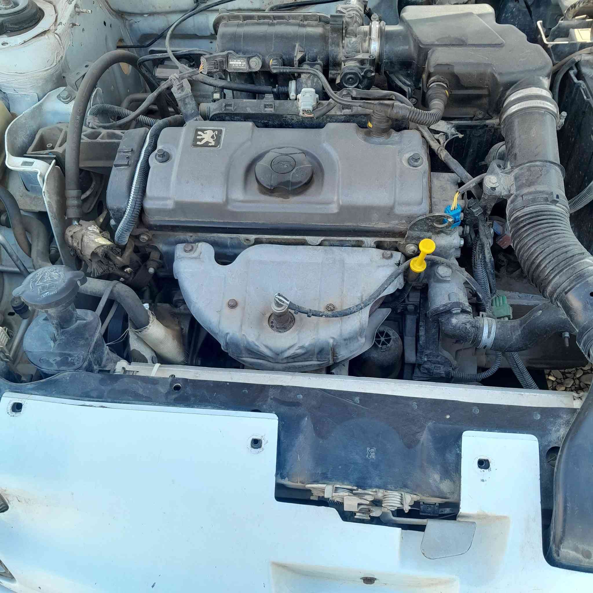 ألسلام عليكم بيجو للبيع ٣٠٦ قطعه وحده صبغ ألسياره كله عل بلاد تبريد محرك صدر تايرات كله جديد رقم بغداد دولي شرط ألتحويل وألغرامات مكان ألسياره صلاح الدين الضلوعيه ألسعر ٥٨ وبي مجال  *********** موديل ٢٠٠١
