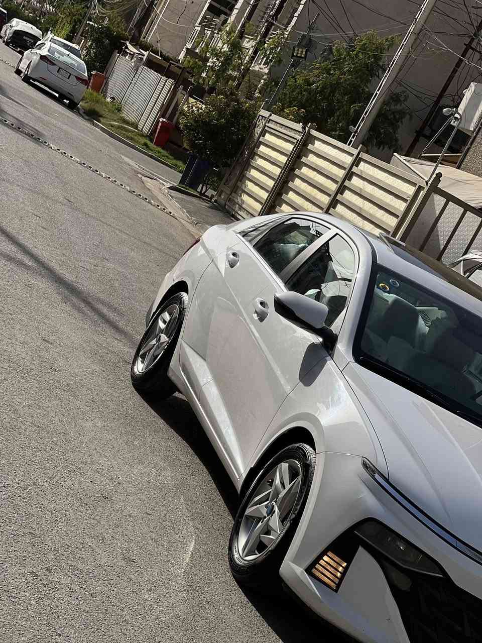 سلام عليكم أكسنت موديل 2024خليجي رقم بغداد سياره مكفوله كفاله عامه ماعدا رصعه صغيره بلباب موضحه بلصوره (فول مواصفات) ماعدا البصمه داخل ابيض .سياره جديده وخير من الله بعدها بحاله الوكاله سعرها 139وبيها مجال قليل حق الجيه ***********مكاني بغداد السيديه
