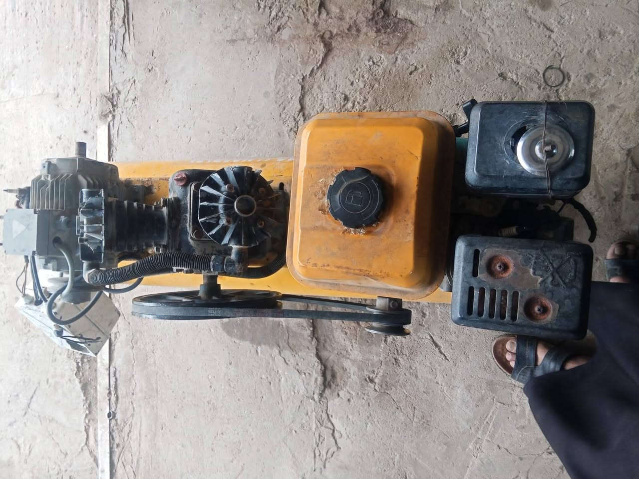 سلام عليكم شباب من رخصة صاحب الكروب مكص خشب كهربائي 75 وبي مجال وكمبريسر مال صبغ 250 وبي مجال 
مكاني طويريج الفياده ***********
