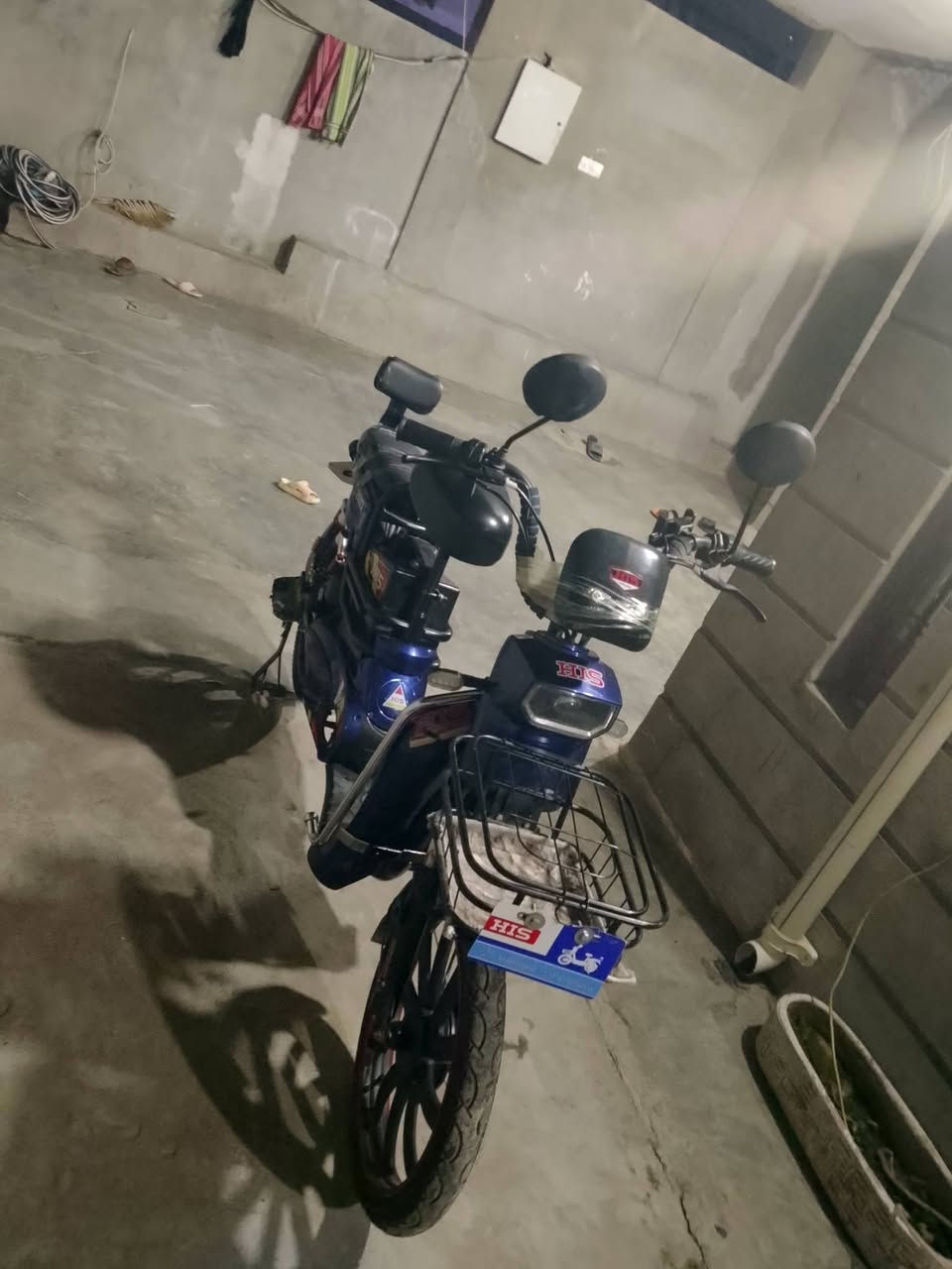 السلام عليكم باسكل شحن للبيع٥ بطاريات نظيف كهربائيه شغاله سعر٣٢٥بي مجال رقم الهاتف ***********
