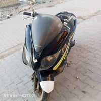 شباب دراجه للبيع سعرها 400الف قفل الستفسار علئ هاذ الرقم 07700412204