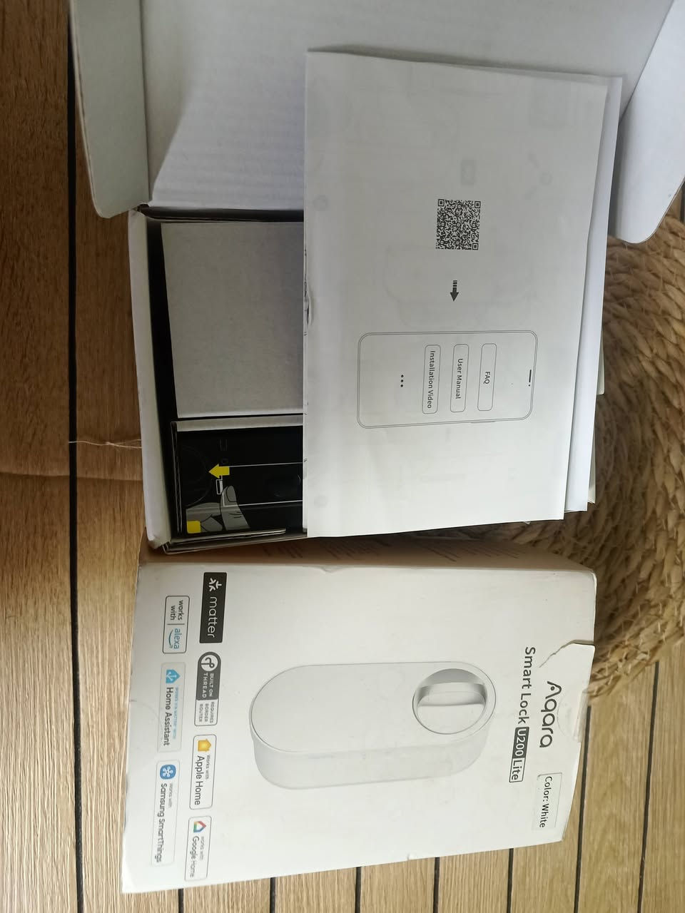 +1            هذا المنتج هو قفل ذكي Aqara Smart Lock U200 Lite باللون الأبيض.المميزات الرئيسية: يدعم بروتوكول Matter عبر Thread لضمان اتصال مستقر وموثوق.التوافق: يعمل مع أنظمة المنزل الذكي المختلفة بما في ذلك Apple Home، Amazon Alexa، Google Home، و Home Assistant.التركيب والبطارية: يتميز بتركيب سهل فوق الأقفال الحالية دون الحاجة إلى حفر، ويحتوي على بطارية ليثيوم أيون قابلة لإعادة الشحن تدوم حتى 6 أشهر.الفرق عن الإصدار القياسي: يعتبر هذا الإصدار (Lite) خياراً اقتصادياً حيث لا يحتوي على لوحة مفاتيح (keypad) خارجية

السعر 35، الف


**إذا كنت صاحب هذا الإعلان وتريد حذفه لأي سبب، رجاءا أرسل رسالة إلى الدعم الفني**
