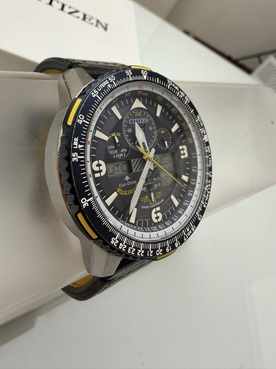 ساعه يابانيه اصليه 100% نوع سيتيزن SKYHAWK موديل حديث حالتها شبه جديده قطر 46 يتوفر بها خصائص متعدده مطلوب 275 دينار اردني للتواصل على الخاص او على الرقم 0785261118


**إذا كنت صاحب هذا الإعلان وتريد حذفه لأي سبب، رجاءا أرسل رسالة إلى الدعم الفني**