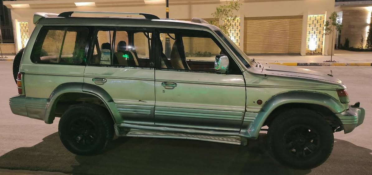 للبيع او مراوس بسيارة وانطي فرق ( مستعجل )
باجيرو رقم بغداد تحويل مباشر 
مكينة نظيفة
الكير بي مشكلة بس بك يُشَتغلً
السياره بلاديه مكينة وكير والبدي هم بلادي
مكاني كربلاء
***********
