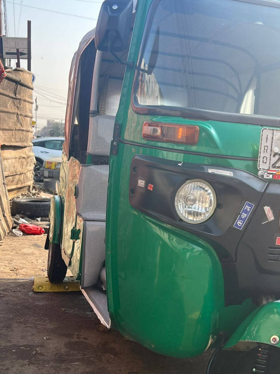 تيك توك نظيفه موديل 22 رقم بغداد ماكينتها مفتوحه مره وبيها ضربه بالصفحه واحده السعر 9وربع وبيها مجال***********
