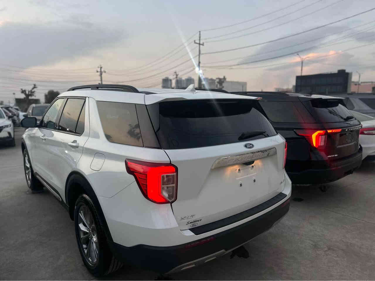 سلام عليكم

فورد اكسبلور 2024🇺🇸🇺🇸

السيارة فقط جاملغ صبغ بدون دواخل كلش جديدة

مكان السيارة سليمانية 

مواصفات XLT

شاشة جبيرة 

كاميرا 

بصمة ابواب 

تشغيل عن بعد 

كشنات جلد 

كشنات هيتر 

استيرن هيتر 

شحن واير ليس 

كشنات كارباء 

رادار ٣٦٠ درجه 

حساس ٣٦٠ درجه 

كيج الكتروني 

كود باب 

صندوق شفط 

فور ويل 

انظمات قيادة 

اطفاء ذاتي 

هندربريك بصمة

بگلايت و لايتات ليد 

بلاجيكتور ليد 

دبل صالنصه 

تحكمات 

ماشية ١٤ ميل فقط 

السيارة كلش جديدة و حلوة بلواقع هم 

كير و مكينة مكفول بدون اي عطل 

سعرة ٢٧٥$ بي مجال 

رقمي *********** 

السيارة رقم كاتي تترقم شمالي فقط السليمانية, العراق
