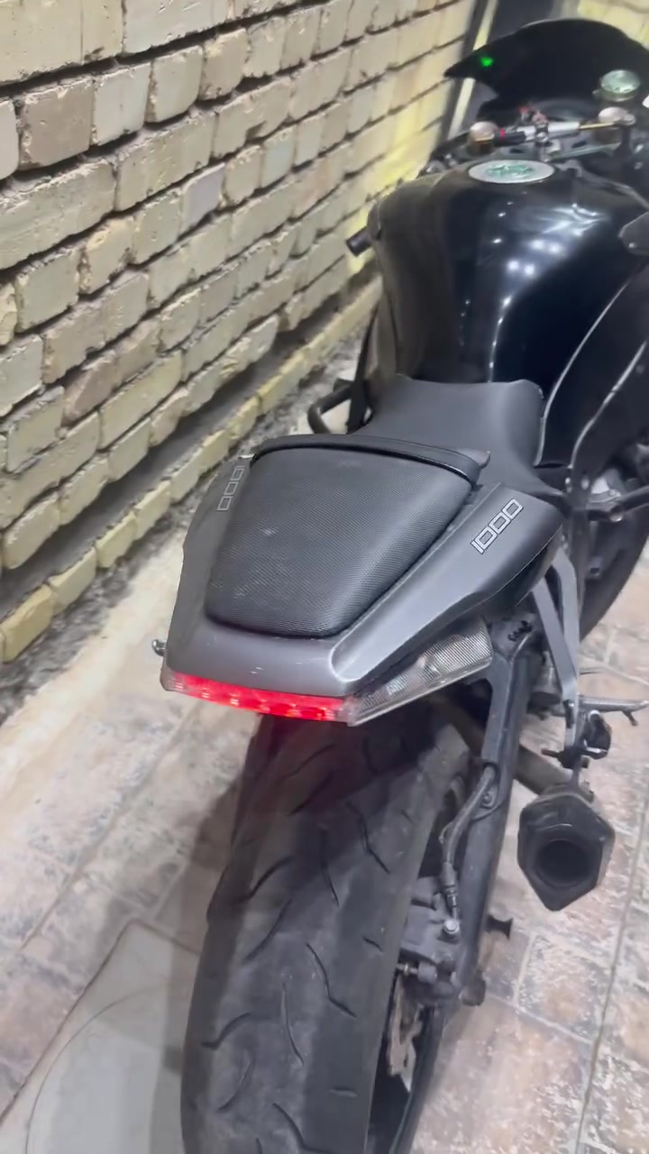 كاوسكي نينجا zx-10rللبيع موديل ٢٠١٤ ماشيه ١٤ الف  سعر ٨٥ ورقه لتواصل ***********
