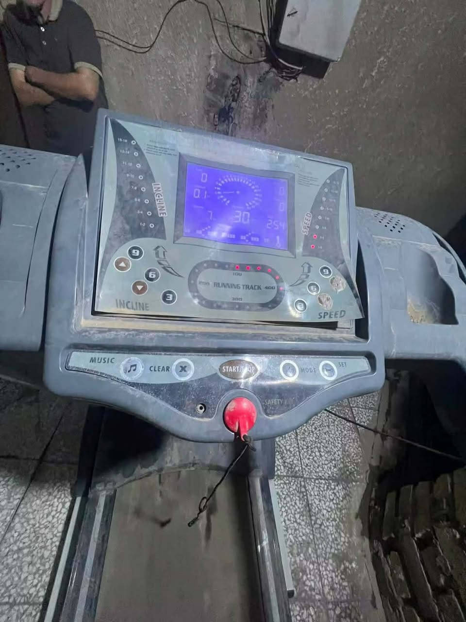 جهاز جري حجم كبير بس يحتاج تنظيف شغال السعر 300ماركة


**إذا كنت صاحب هذا الإعلان وتريد حذفه لأي سبب، رجاءا أرسل رسالة إلى الدعم الفني**