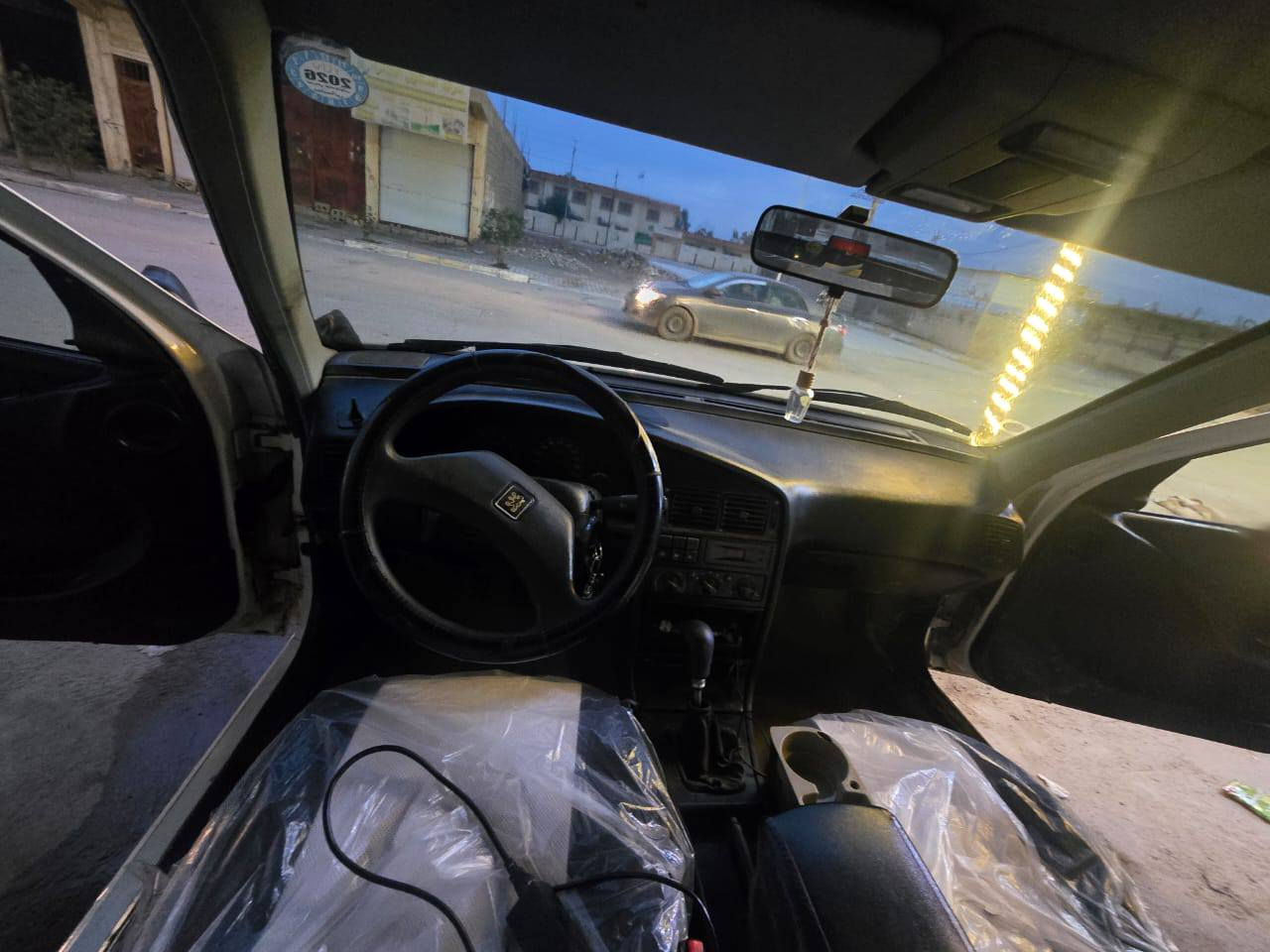 السلام عليكم سياره بيجو رقم سليمانيه موديل 2010 دفتر بانزين موجود سياره جاهزه تحويل ثاني يوم سنويه 2030
 للاستفسار ***********
