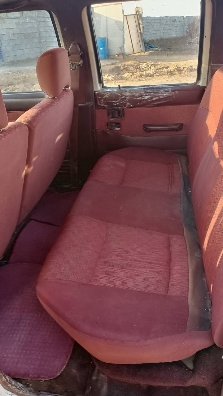 سلام عليكم بيكم نيسان للبيع موديل92 سياره خير من الله عليهه محرك وكير مال 14 ومكفولات رقمهه قادسيه السياره باسمي سنويتهه تنتهي 28سياره كامله ما بيهه نقص كهربائياتهه شغاله والجام كهربائي السعر 50 وبيها مجال للاستفسار الاتصال على ***********
