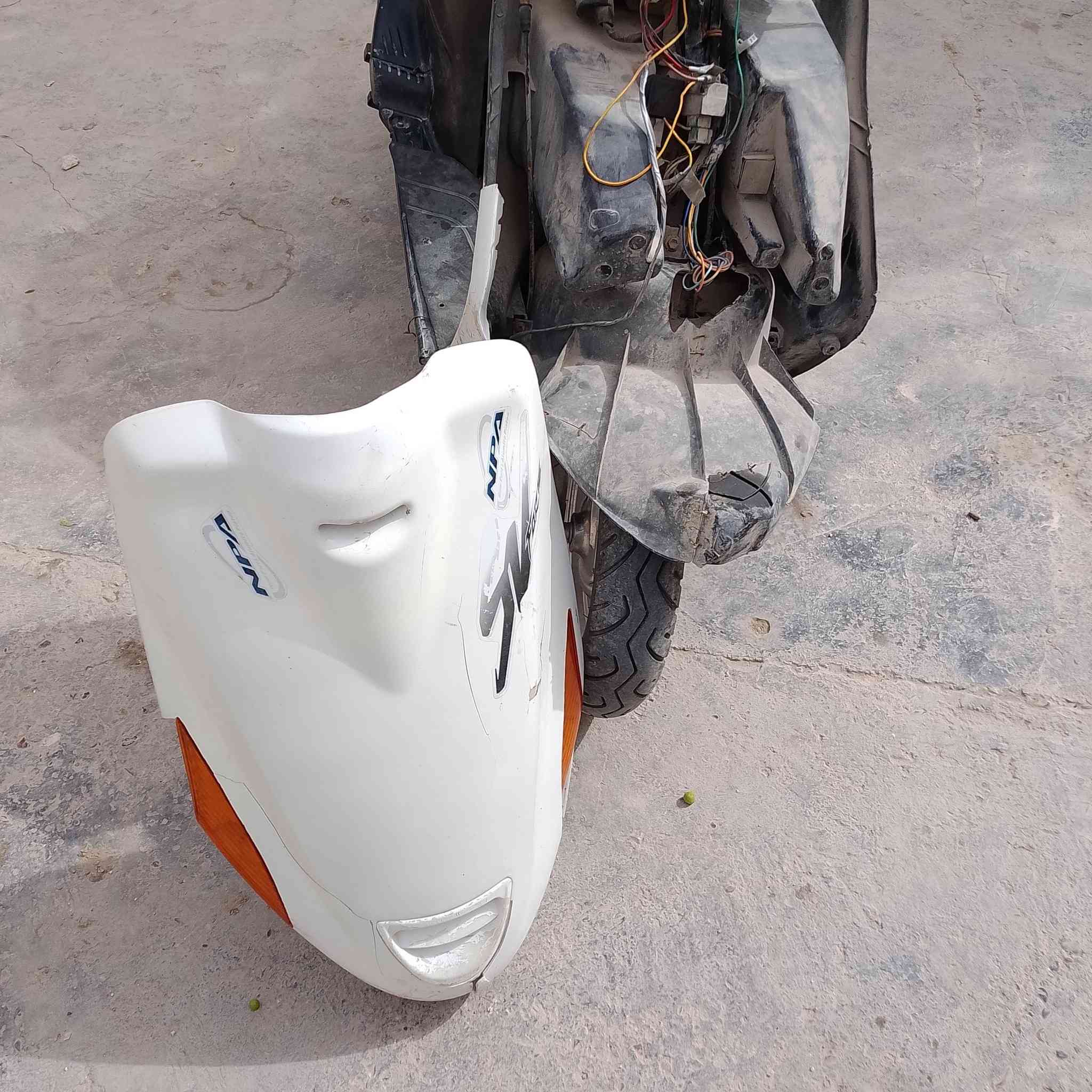 سلام عليكم شباب فرشه نثيه البيع كلشي شغال مبدل بوشه وبستم فقد كبرتر تكطع وعوزه ترديب كفرات  السعر 250وبيهه مجال المكان مشخاب ***********
