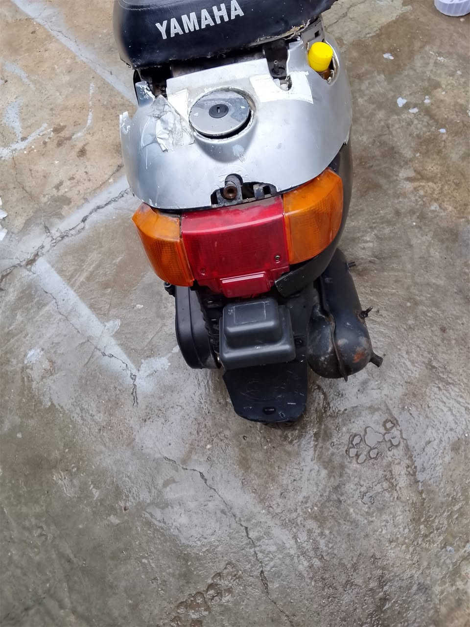 سلام عليكم اخوان دراجه للبيع ياماها بطه شغاله نكره هندر العيب بيه فقط يحتاج هاي الي يدر الدهن مااعرف اسمه بس سعره 8 تالاف و كفر مكسور و قطعه موجود بس تلحمه و من جه وحده شاصي ملحوم السعر 125 الف وبيه مجال قليل العنوان قادسيه الاوله. ***********
