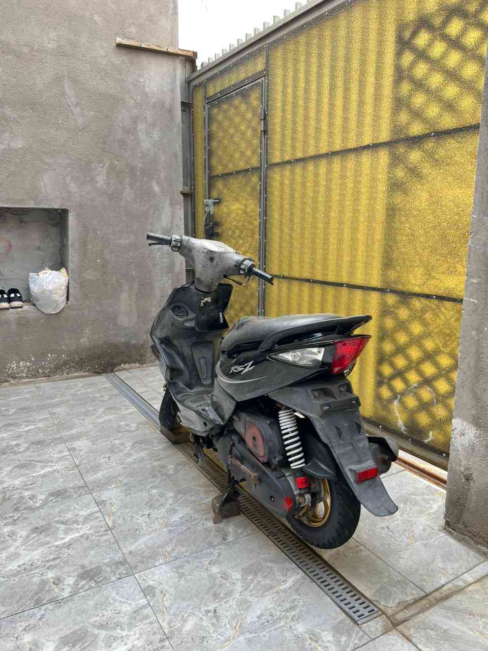 السلام عليكم ماكس مضلع ياباني للبيع أو للمراوس  2008 مكفولة الدراجة مكينة مامفتوحة بوشة بلاد 49 الدراجة مكينتهة خرسة وناعمة ماتنسمع فول ملاح شلعة معدل فول نكرة سلف الدراجة ودكة هندر ويل رياضي كهربائيات كلهة شغالة دبلات كلهة شغالة تايرات جدد جلاتين الدراجة ماعوزهة اي شي وبل عافية عل ياخذها السعر 650 وبيهة مجال للشراي مكاني البصرة المعقل رقمي ***********
