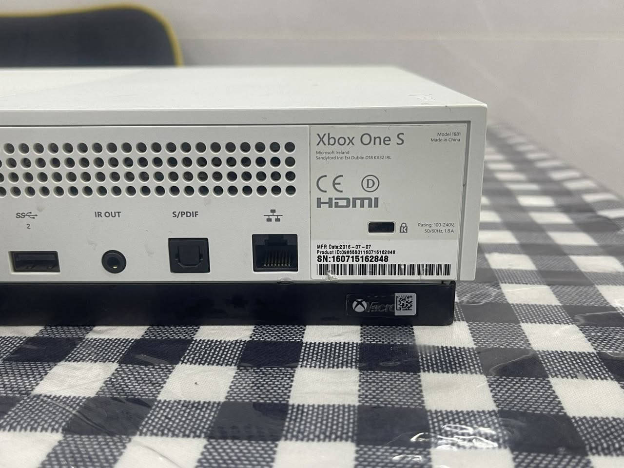 السلام علیکم
XBOX ONE S للبیع

المساحە 512g

الجهاز نظافتە 90%

جوستك بلادي

ویاهە وایر HDMI 8k

السعر 170وبیهە مجال للطیبین

مکاني کرکوك قادسیە اولی قرب مثلجات سارا


**إذا كنت صاحب هذا الإعلان وتريد حذفه لأي سبب، رجاءا أرسل رسالة إلى الدعم الفني**