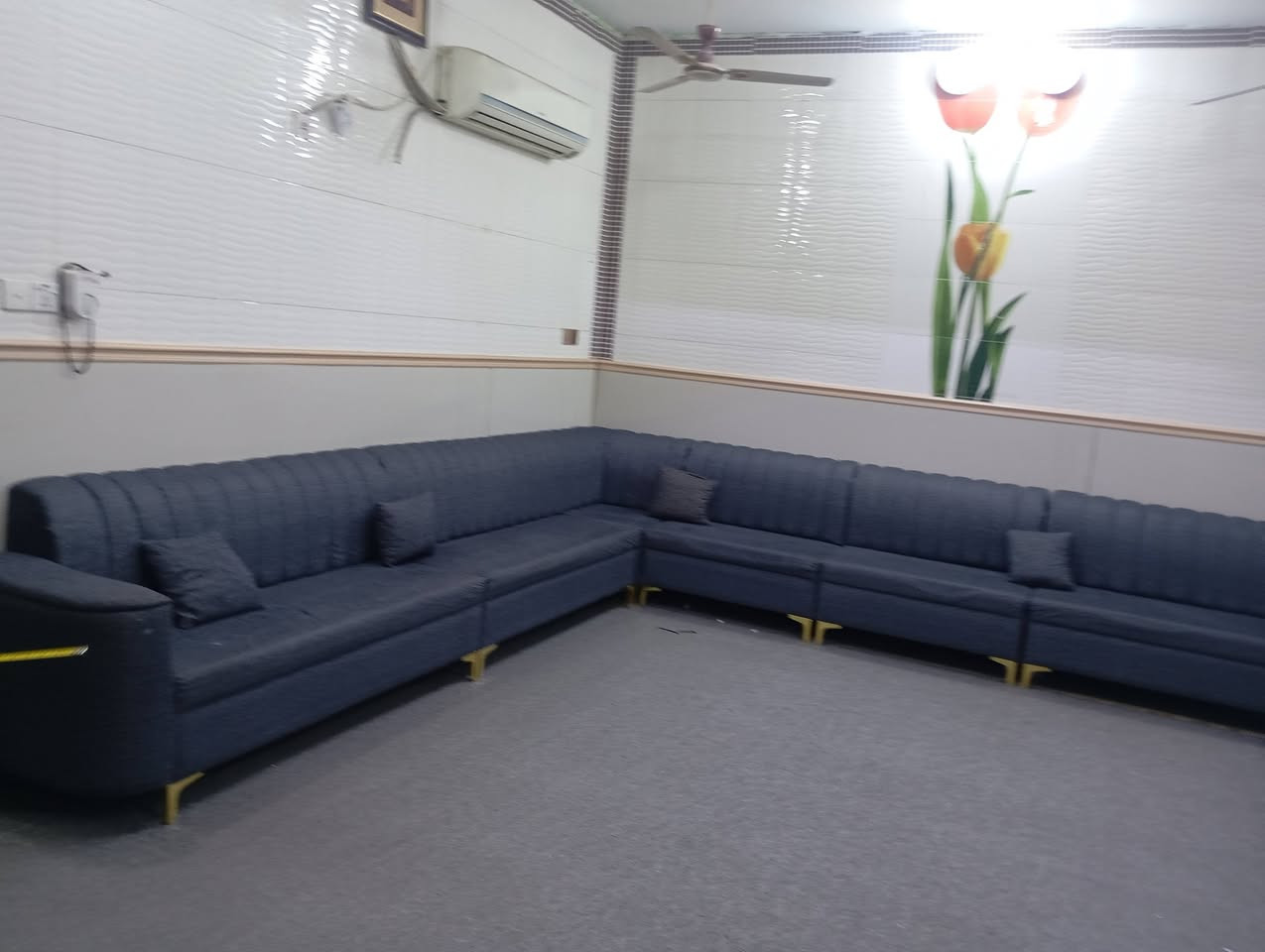 بسم لله ماشاءالله ديوان للبيع في النجف الاشرف 9 متر 13, نغر الإتصال ***********
