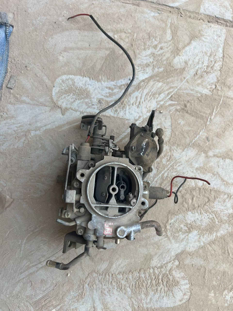 السلام عليكم فرممه مال بونتيشا كامله هيه والطبلات والطوبات مكاني بغداد وسبايدر مال جنطه وكابريتر مال مازدا  لون ابيض مكاني بغداد ***********
