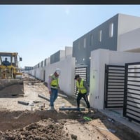 بيت للبيع المستعجل تم تنزيل السعر  في مجمع حوراء بغداد السكني  مساحه 2...