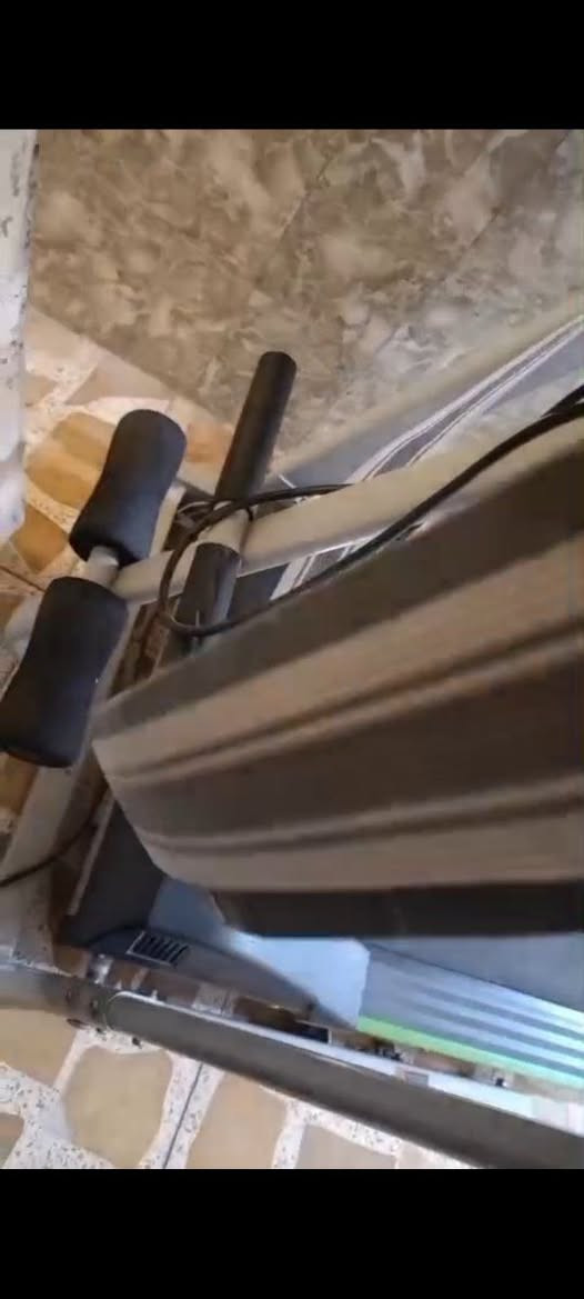 جهاز جري للبيع يعمل وفي حالة جيدة جدا من يرغب بشراء الاتصال على الرقم التالي ابو محمد 0781 023 0021  عنوان ناصرية مركز
