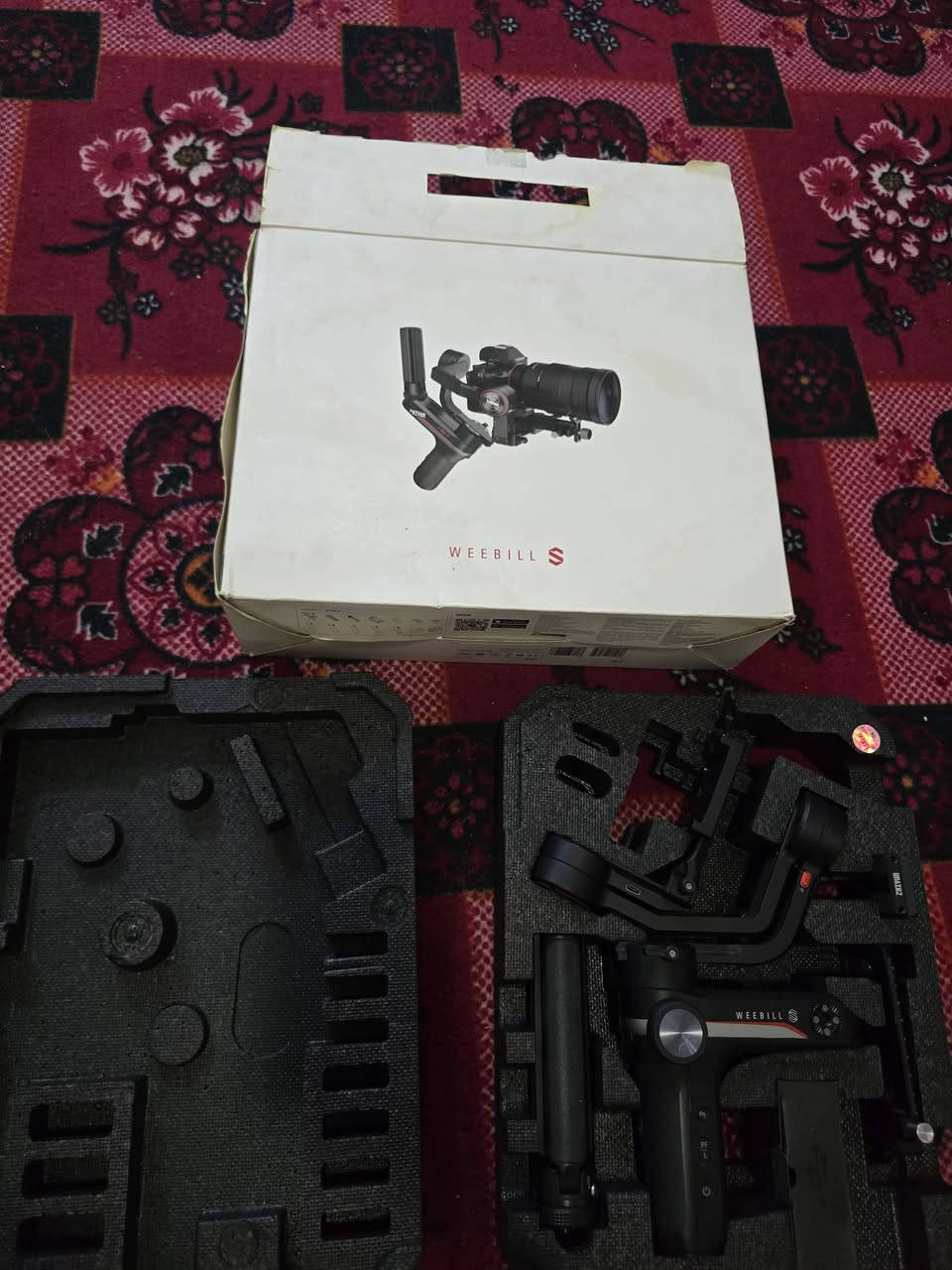 روننن للبيع 
Zhiyun Weebill-S ، وهو مثبت للكاميرات 
(Gimbal) مصمم للاستخدام  منع الاهتزاز أثناء الفيديو 

يتميز المنتج بتصميم مدمج وخفيف الوزن مما يسهل حمله واستخدامه في التصوير أثناء التنقل.

يأتي المثبت مزودا ببطاريات ليثيوم أيون تدوم طويلاً وشاحن ولوحة تثبيت سريعة وكابلات توصيل مختلفة

مكان الناصرية توصيل جميع المحافضات واتساب ***********
السعر 250 الف
