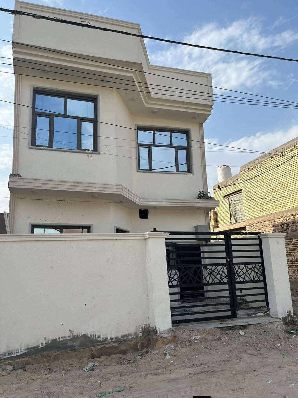 📢 اعلان 📢📢 اعلان 📢 
       👇               👇
⚜⚜ للبيع ⚜⚜ للبيع ⚜⚜
🏠 دار سكني  طابو زراعي ملك صرف 🏠 
📐 المساحة ١٠٠ متر📐 
🌍 الموقع / الحلة / حي الجزائر / خلف ملعب الإدارة المحلية
 
🏤 يحتوي على 🌺 ٣ غرف نوم 🌺 صالة 🌺 مطبخ 🌺 هول 🌺 مجمع صحيات 🌺 
📷 صور البيت  مرفقة مع الاعلان 👇
 ❓للاستفسار ⚜  زيارة مكتب انكيدو للعقارات والمقاولات في حي الجزائر مقابل مكبس التمور او 📞 الاتصال على هواتف المكتب 
☎️ *********** سيد وليد 
☎️ *********** سيد وليد 
☎️ *********** محمد الزبيدي 
⚜⚜⚜⚜⚜⚜⚜⚜⚜
