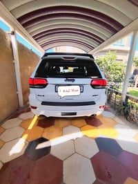 ‏جيب لاريدو 2015  ‏ ‏مواصفات  ‏1- شاشه كبيره  ‏2- كشنات ستيرن تدفئه تب...