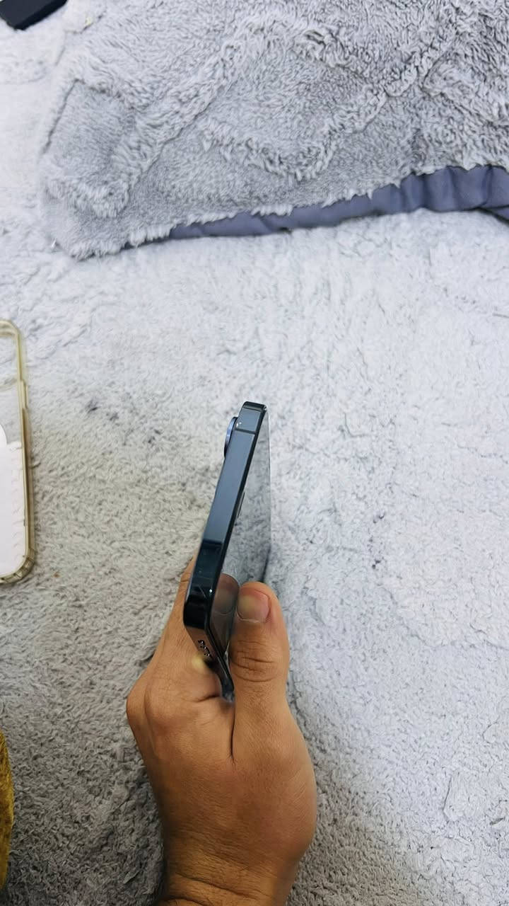 12 برو ماكس
ذاكرة 128 

بطاريه 100 مبدله 

سعر 410 وبي مجال 
 واتساب ***********
