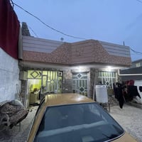 بيت ل بيع 🔹 المساحة: 190 متر   🔹 البناء: طابق ونصف    ✨ التفاصيل: - غر...