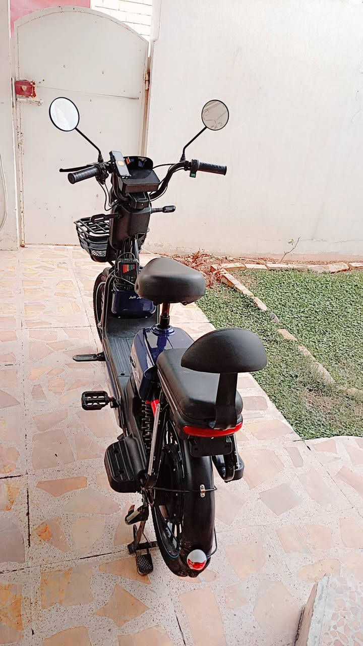 دراجه شحن اخو الجديد حجم 20موديل 2025خمس بطاريات اربع سرعات مستعمل شهر سعر 350.  ***********

