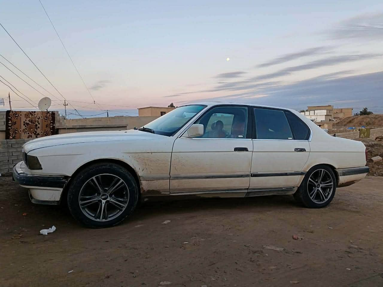 السلام عليكم بيع سريع بي ام موديل 91 رقم بغداد فحص ابيع السياره كفاله دوله وعشاير السياره قطرت صبغ مابيه كير ومحرك شرط تبريد تدفئه شغال السعر 18 وبيه مجال شي قليل 
***********
