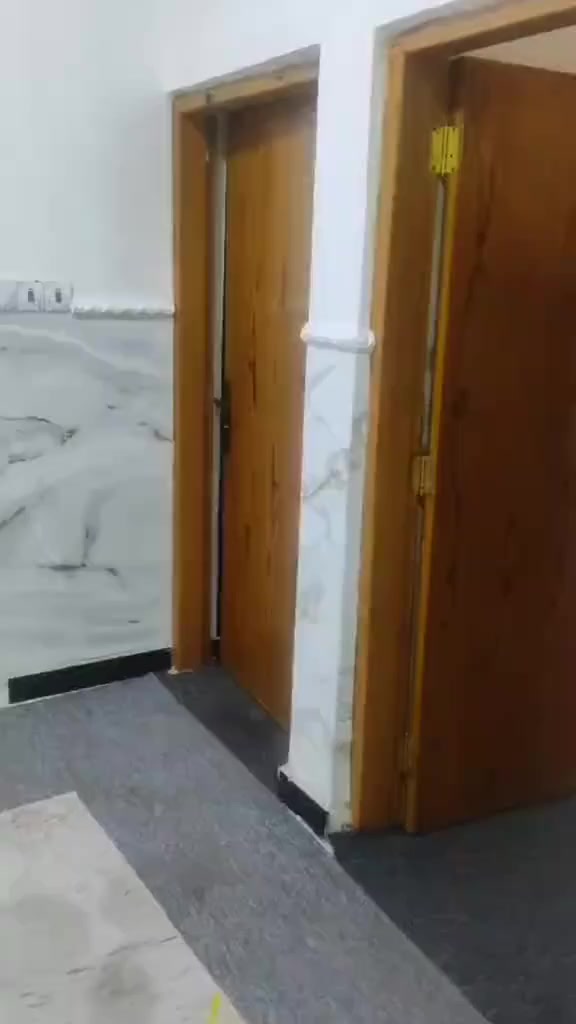 👌
🏠 بيت للبيع – طابو زراعي أصولي (سند 23)
سنة البناء: 2024
المساحة: 100 م²
يتكون من:
غرفتين نوم
صالة
مطبخ
حمام داخلي + حمام خارجي
ديوان
السقف: كونكريت + سقوف ثانوية
درج منور
الأرضية: سيراميك بالكامل
بيت حلو ومرتب وجاهز للسكن
📍 الموقع:
أبو الخصيب – أبو كوصرة
قريب من سنتر طه
على شارع تبليط بعرض 10 أمتار
منطقة هادئة ومميزة
🛍️ الخدمات:
أسواق وسنترات قريبة
مدارس حكومية وأهلية
جميع الخدمات متوفرة
💰 السعر: 60 مليون (قابل للتفاوض)
📞 للاستفسار:
***********
