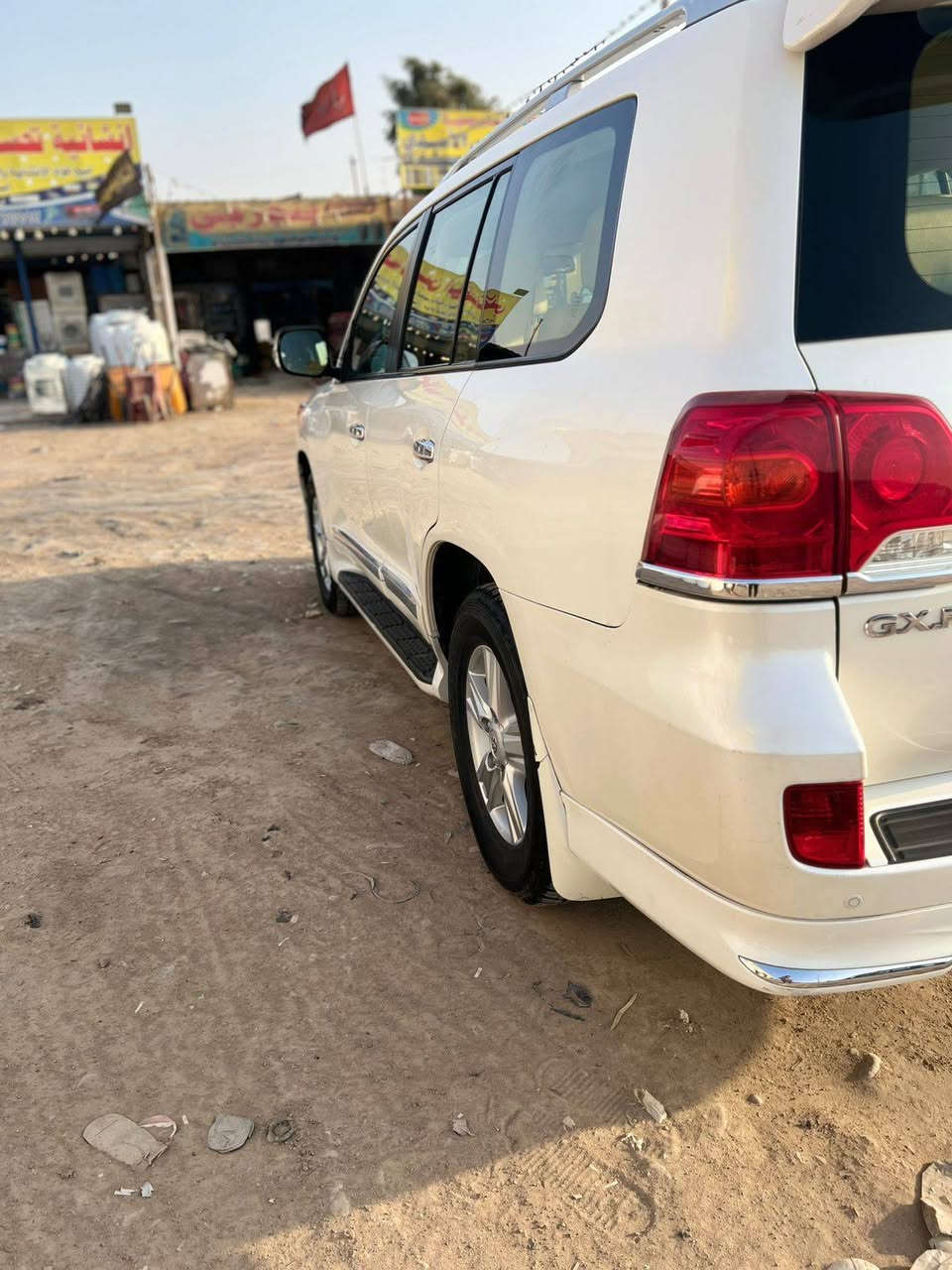 السلام عليكم لاندكروز بريم 
سعر ٤١٥
مديل 14 رقم بغداد ماشيه 175 الف محرك 6
ملاحضه صبغ ربع دعاميه
حديد مكفول من صبغ
بيه بارد قليل  مكانه بغداد النهروان  ***********
بيه سونارات ثنين ونته من حقك تفحص سونار
