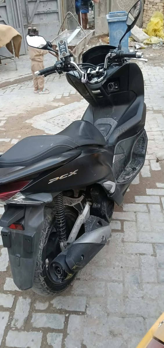 بيسكس جيل الثالث للبيع موديل 19 دراجه جديد صاله شهرين من نزلته رمبه برغي ما مفتوح مكفوله كفاله عامه عارضه 16 وبيه مجال بسيط الرقم ***********
