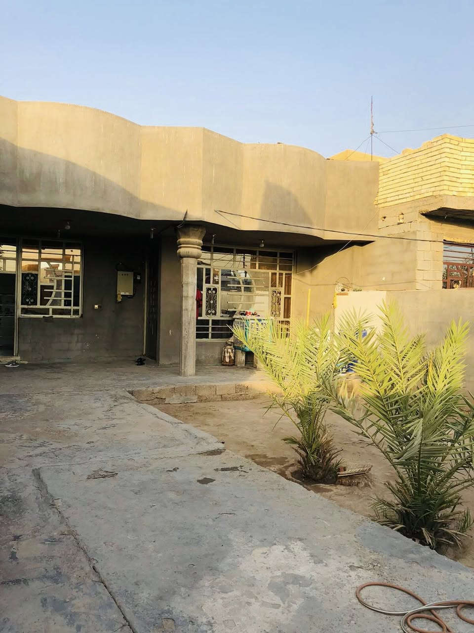 بيت للبيع زراعي مساحه 300يحتوي عل غرفتين نوم صاله صغيره مطبخ أستقبال صحيات خارجيه داخليه جاهز سيرايمك رظيه جدران  العنوان سايد الواحد  تقاطع النهروان منطقه الخنساء 
غير متواجد عل فيس 

لاتصال ***********
واتساب ***********
