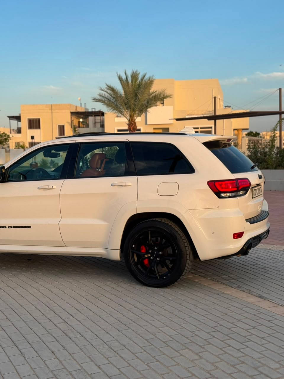 Jeep Grand Cherokee SRT
الموديل : [ 2020 ]
المحرك : [ V8 / 6.4 ] 🔥
الگير : [ أوتوماتيك ] 
الممشى : [ 70 الف ميل ]
اللون : [ أبيض - صدفي ] 🤍
الحالة : [ السيـارة خليجيـة وكالة هـارلم ، مكفولة كفالة عامة ! ]

[ السعـر .. 34,000$ قابـل للتفـاوض ✅ ] 

[ الـــــمـــواصــفـــــات ]

- السيـارة فووول أعلى مواصفات للأخيـر 1 / 1 

الموقع : [ صلاح الديـن / تكـريت ] 📍

للتواصل واتس اب او اتصال : [ *********** ]

#jeep #jeep_grand_cherokee #srt #كلين #yasser_erbil
