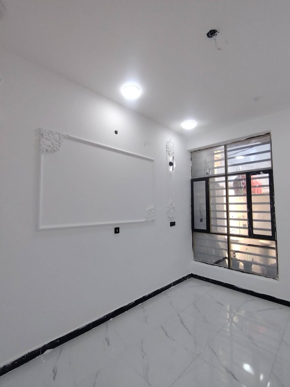 مشتمل للبيع ١٢٥متر
مرقم بلدية 

بناء حديث

الخضراء مقابل البيع المباشر

***********
